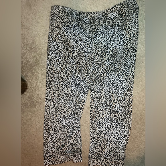 Joyspun Women's Velour Notch Collar Top/Pants Pajama Set NWOT - Picture 4 of 5